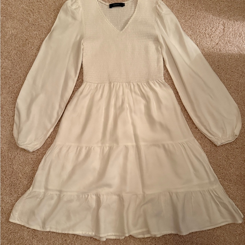 Elegant White Long Sleeve Dress